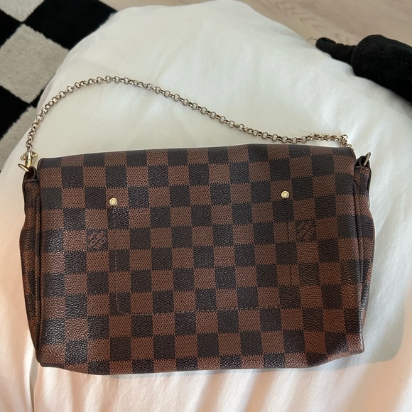 Luxurious Louis Vuitton Purse - Picture 4 of 6